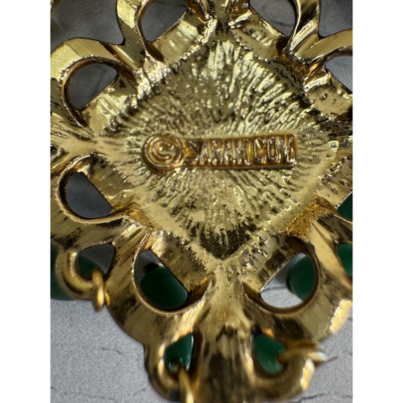 Vintage Sarah Coventry Brooch Pin Gold Tone Green Dangle Accents Multicolor Gems - Picture 5 of 6
